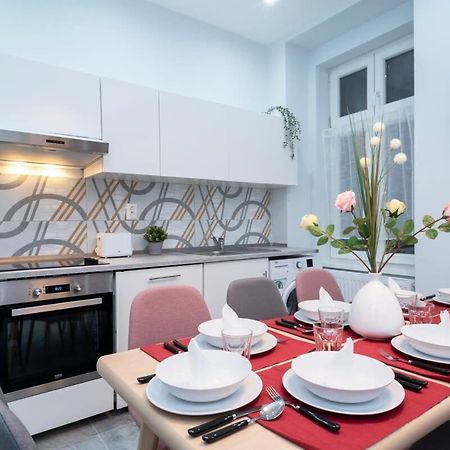 New Spacious Apartment At Superb Location Budapest Eksteriør billede