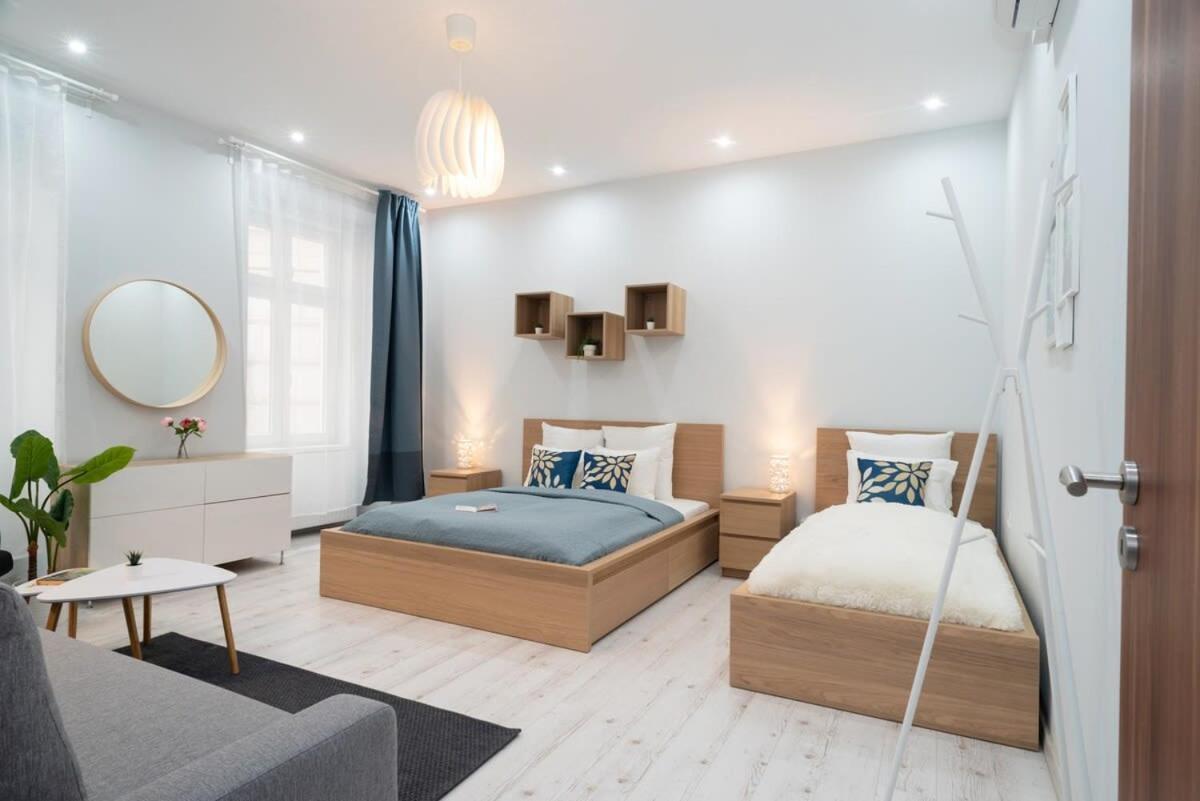 New Spacious Apartment At Superb Location Budapest Eksteriør billede