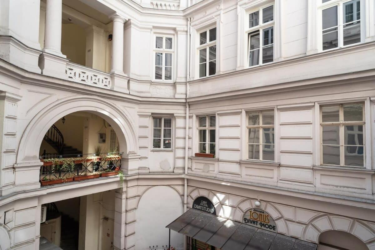 New Spacious Apartment At Superb Location Budapest Eksteriør billede